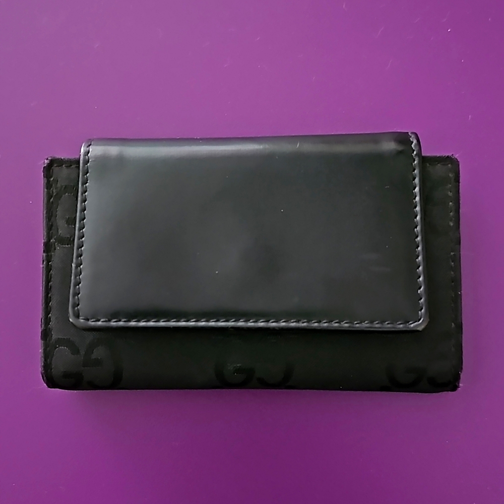 Authentic Black Gucci GG Keyholder